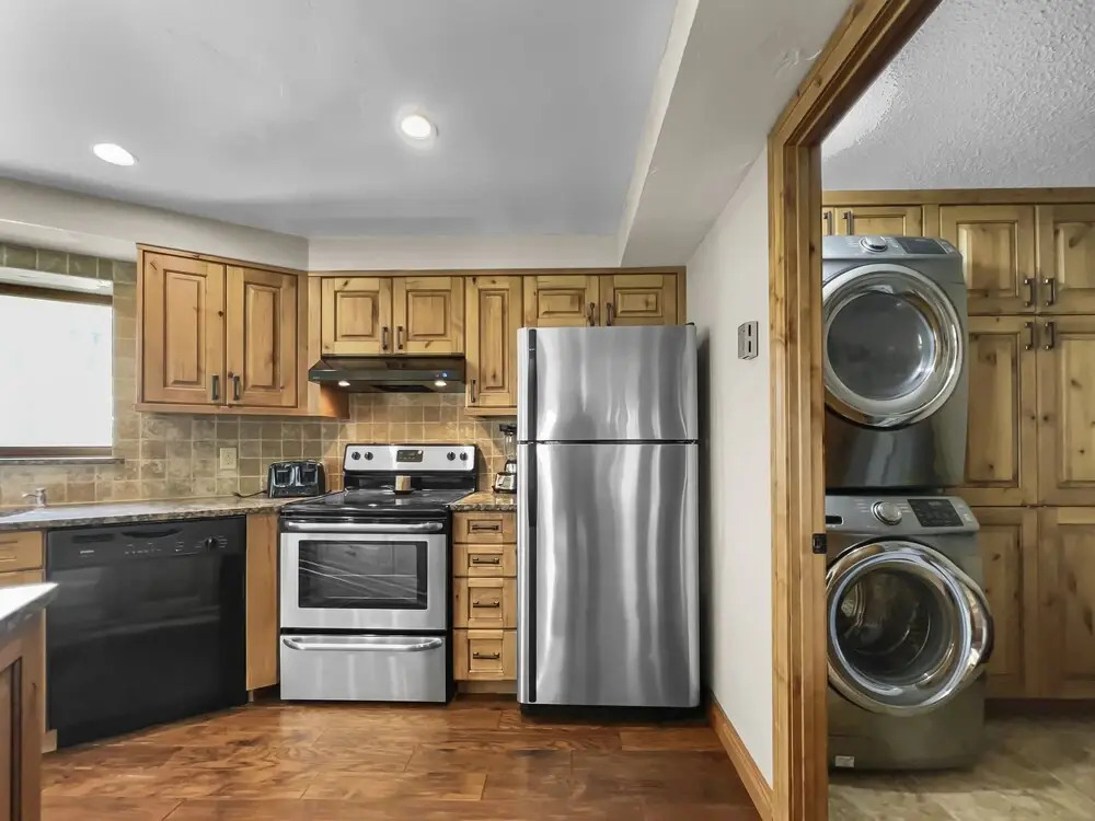 Be310 Bridge End Pet Friendly 2 Bedroom Condo by RedAwning