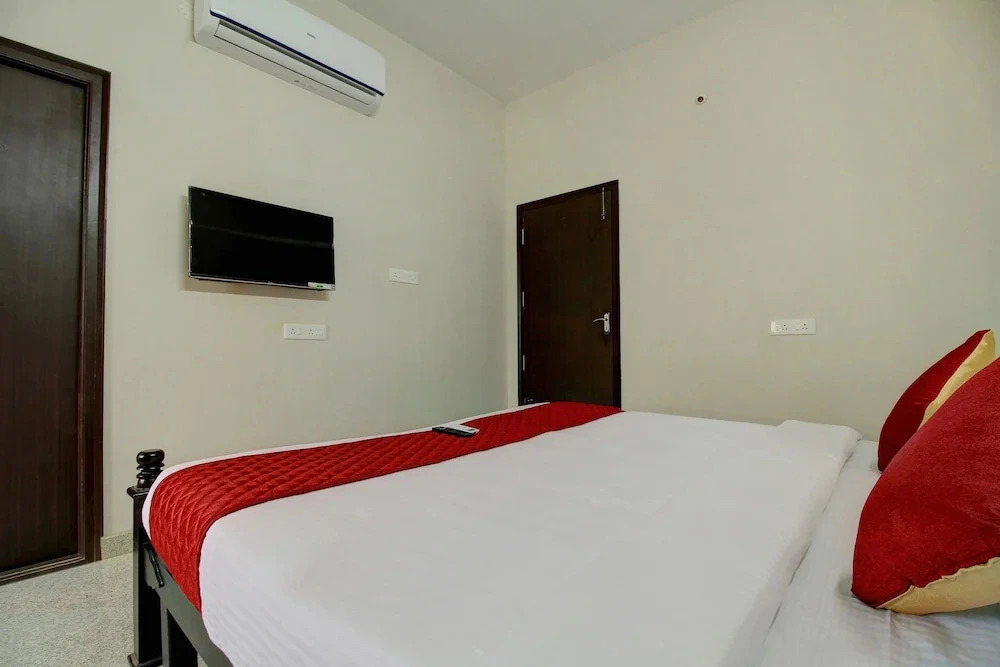 Hotel H2B By OYO Rooms