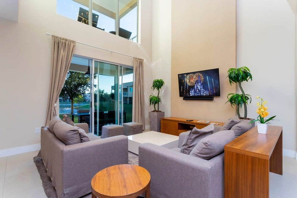 Stunning 4Bd Close to Disney @ Magic Village 7614