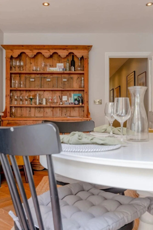 Stylish 1 Bedroom Flat in Fulham With Patio