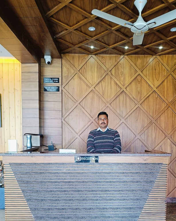 Hotel Luxeevista By Navodayans