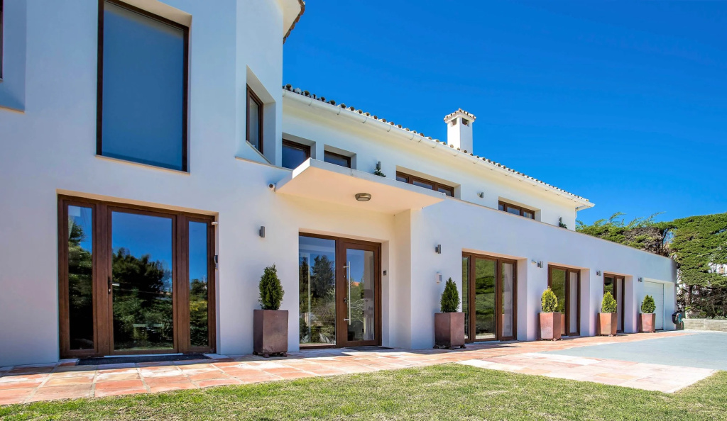 4 B/R  VILLA by Puerto Banus & Sea 5 m ✴️✴️✴️✴️✴️