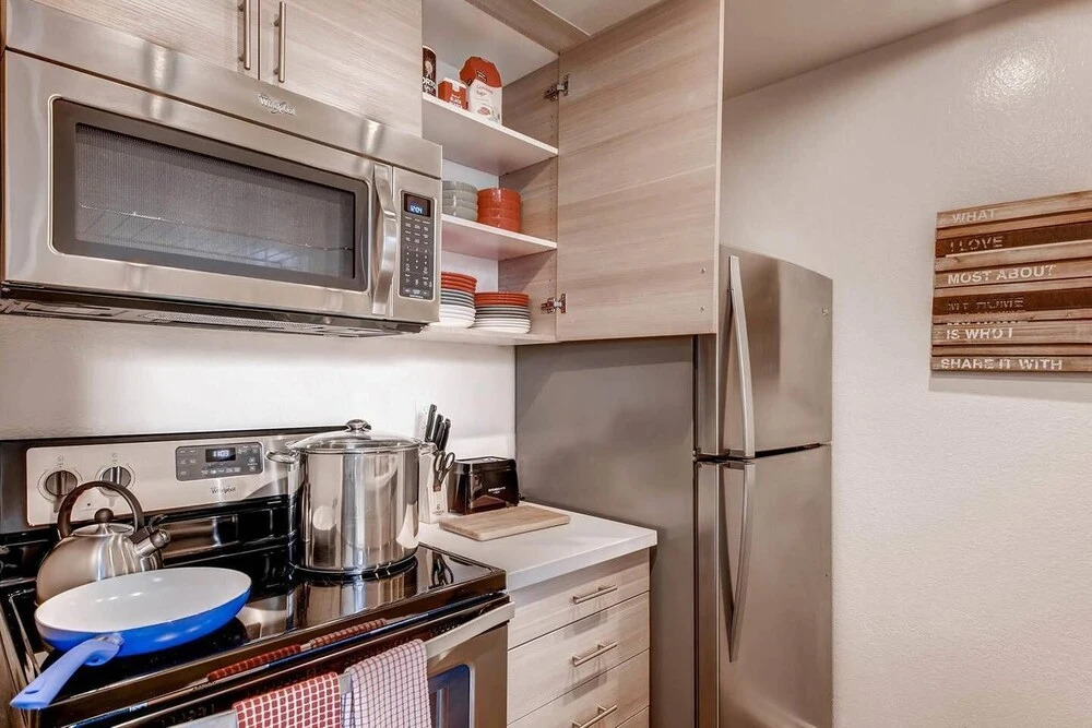 H3 -Gorgeous Multi Level San Diego Loft - Work or Escape Free Parking - #1 Location!