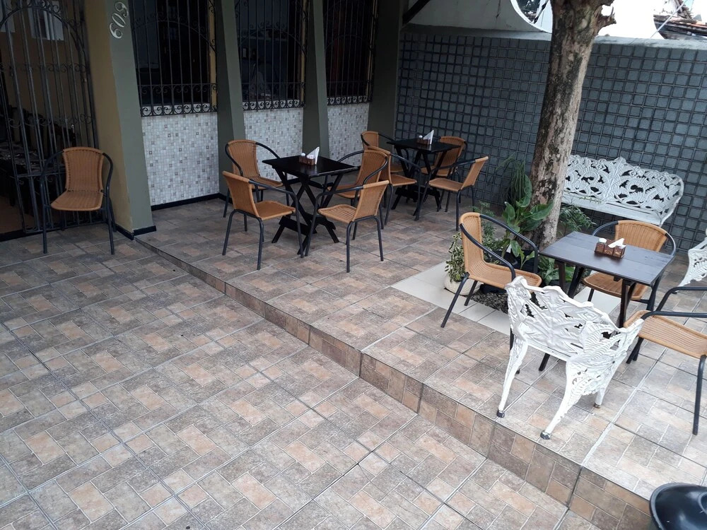Candeeiro Hostel & Café