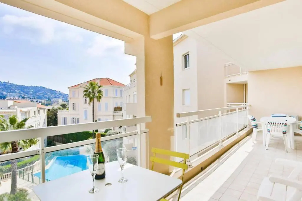 Bright One BDRM Apartment A/C-Swimming Pool/Congress by Olidesi