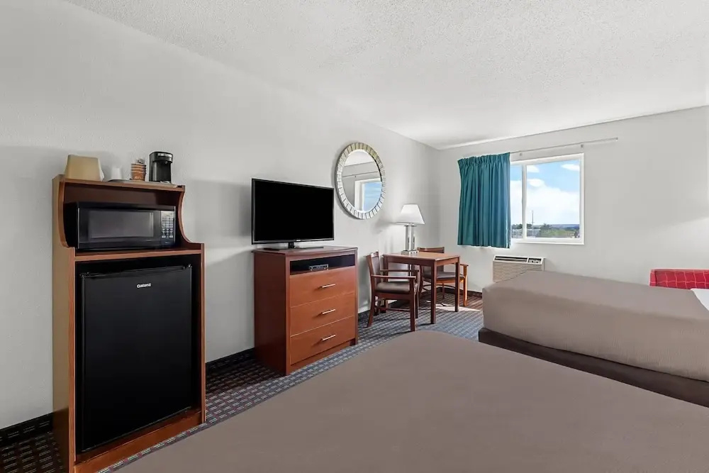 Travelodge by Wyndham Rapid City - Black Hills