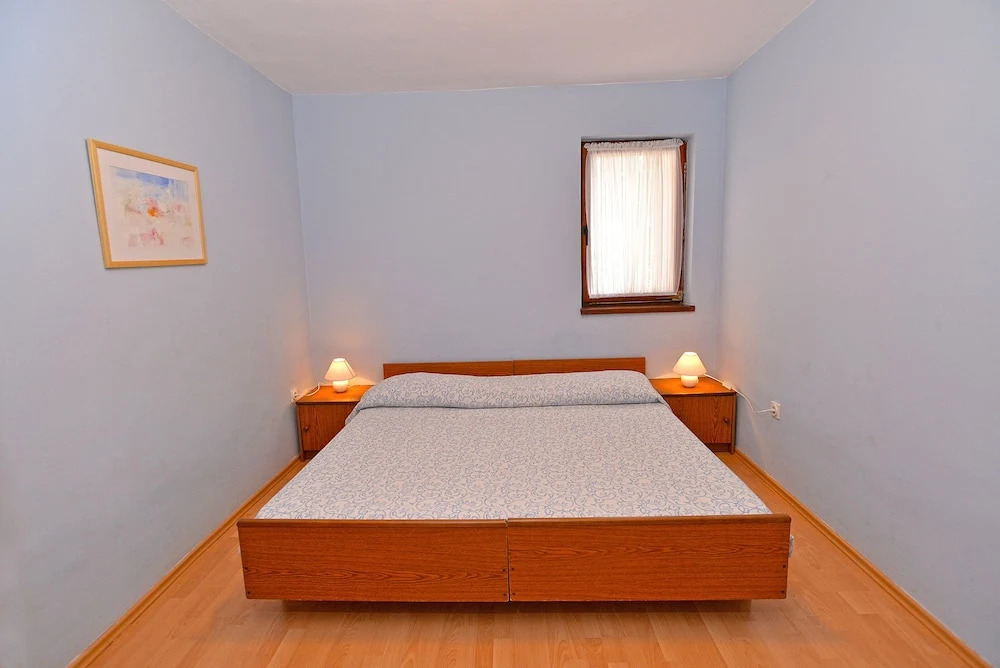 Apartments Creska 629