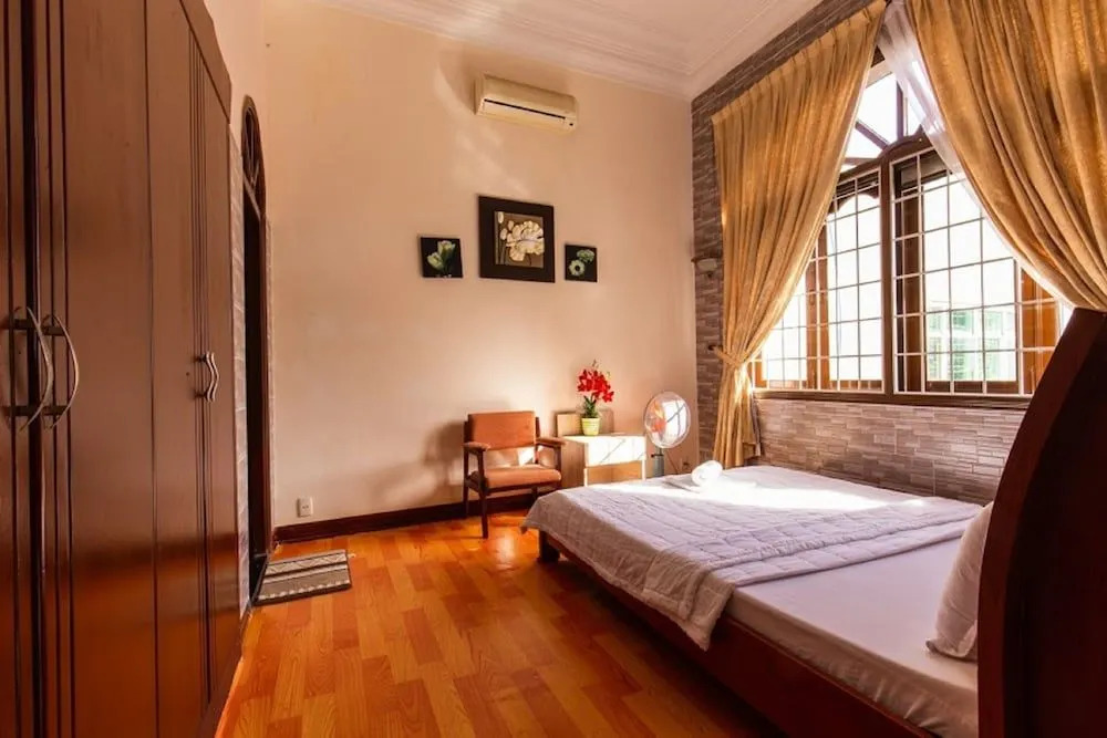 Villa 5 Lạc Long Quân - Bãi Sau