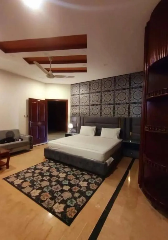 MadCrew GuestHouse