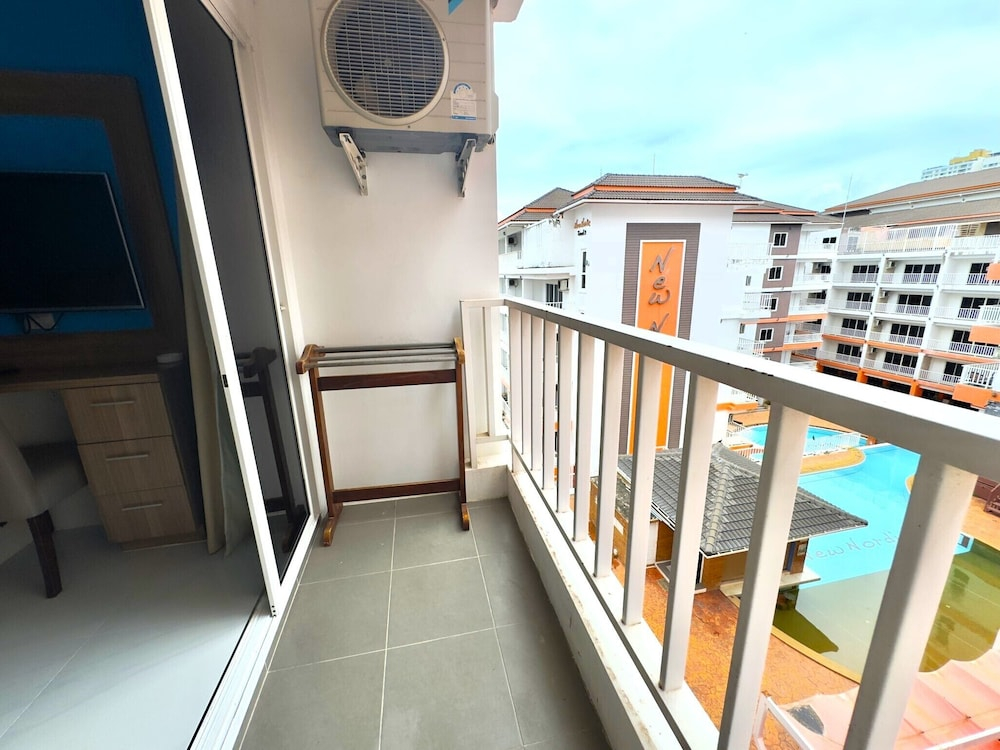 Modern 1-bedroom Condo With Pool View - Nordic Trend 4, Pratumnak Hill