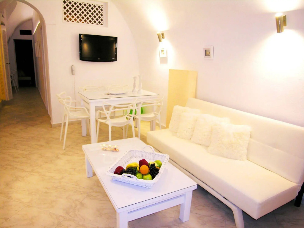 Aeolos Art & Eco Suites Adults Only