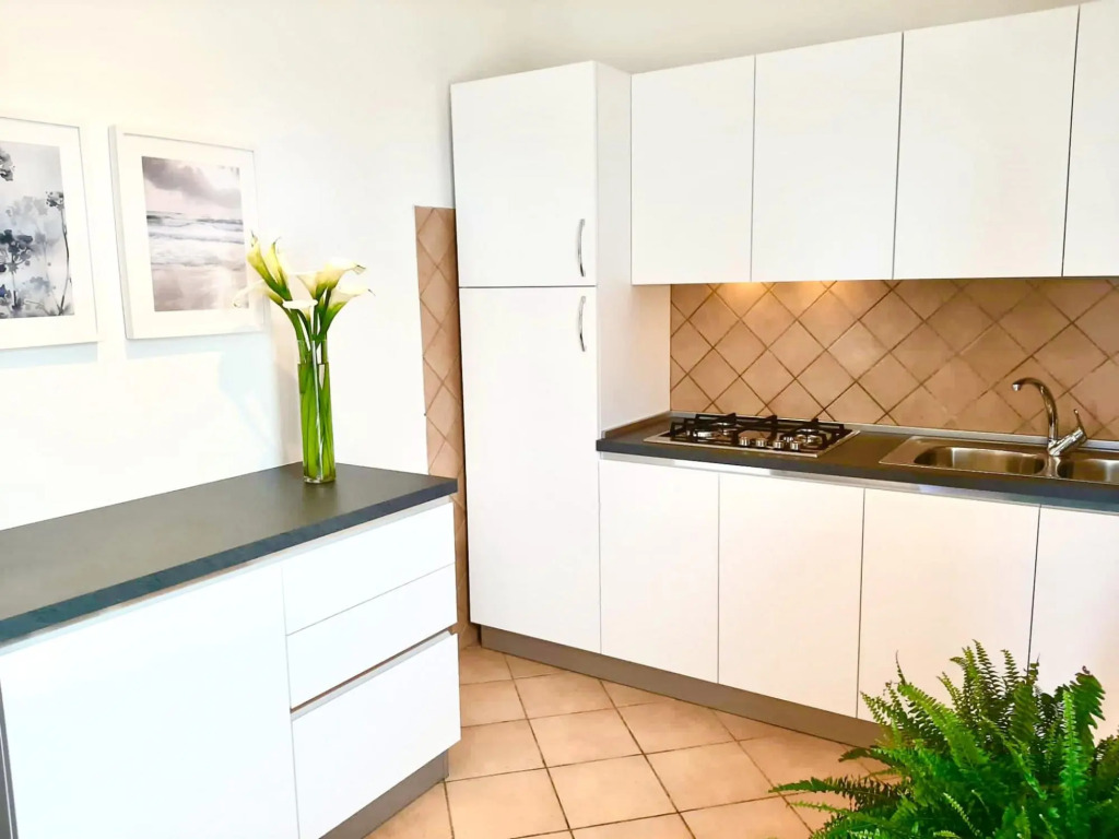 Uniquely located, quiet, facing the sea. 3 +1 pax sea 80m.-SCRITTORE VILLA