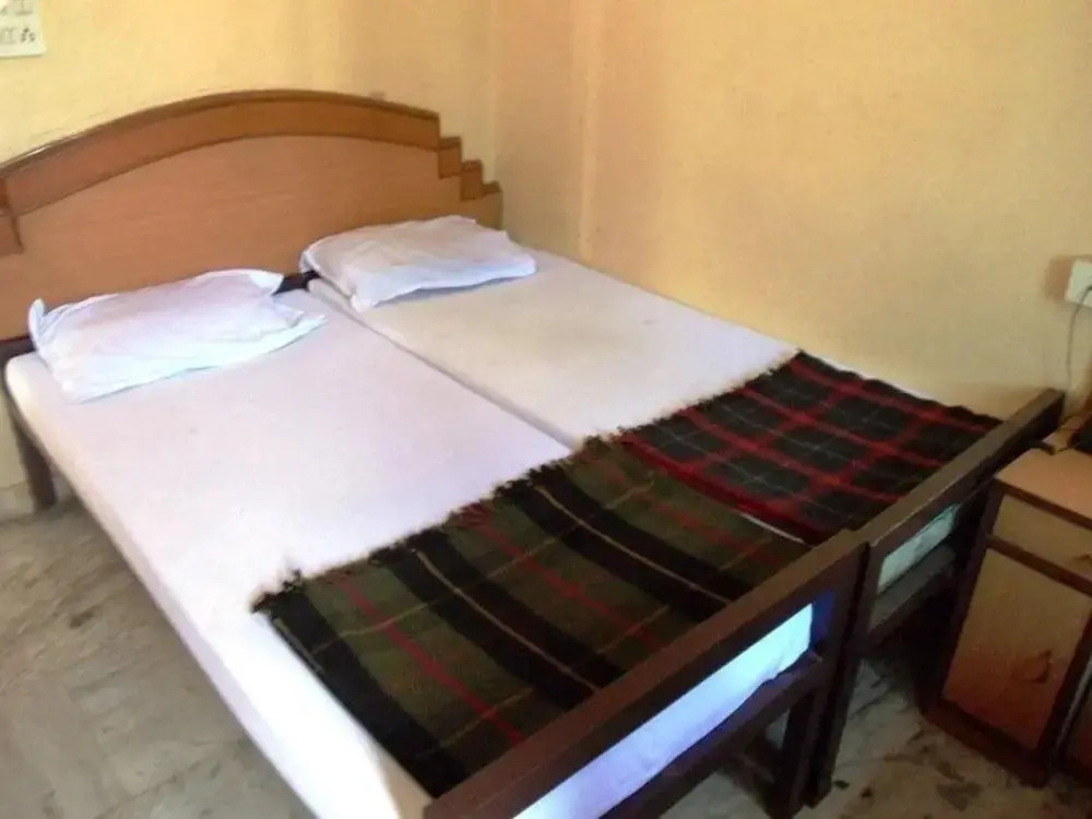 Hotel Monica Lodging And Bording