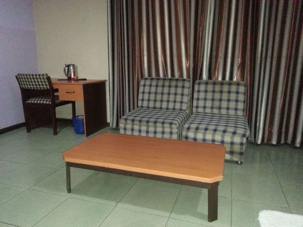 Global Summer Hotel