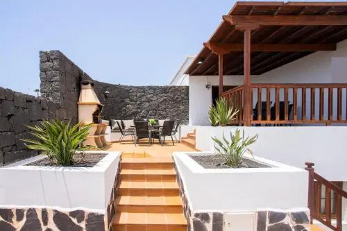 Villa 43 Sea Views, Pool,Games,Hot Tub, Office with Computer+ WIFI