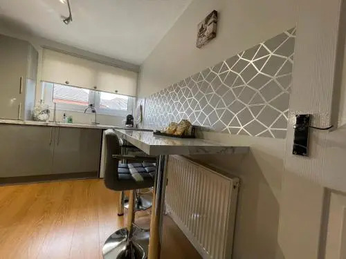 Hla - King Court Apartment 2