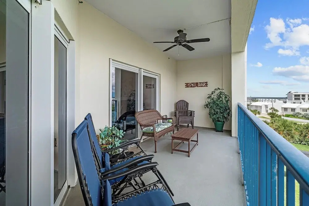 Sunny 3BR Condo Steps to Beach Pool NSB FL
