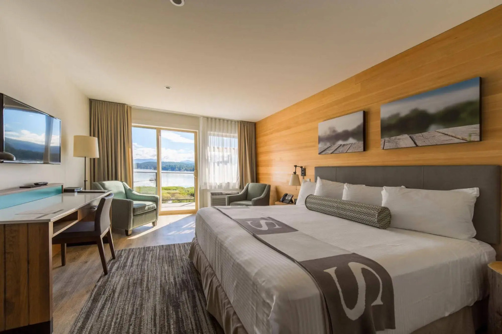 Sproat Lake Landing Resort