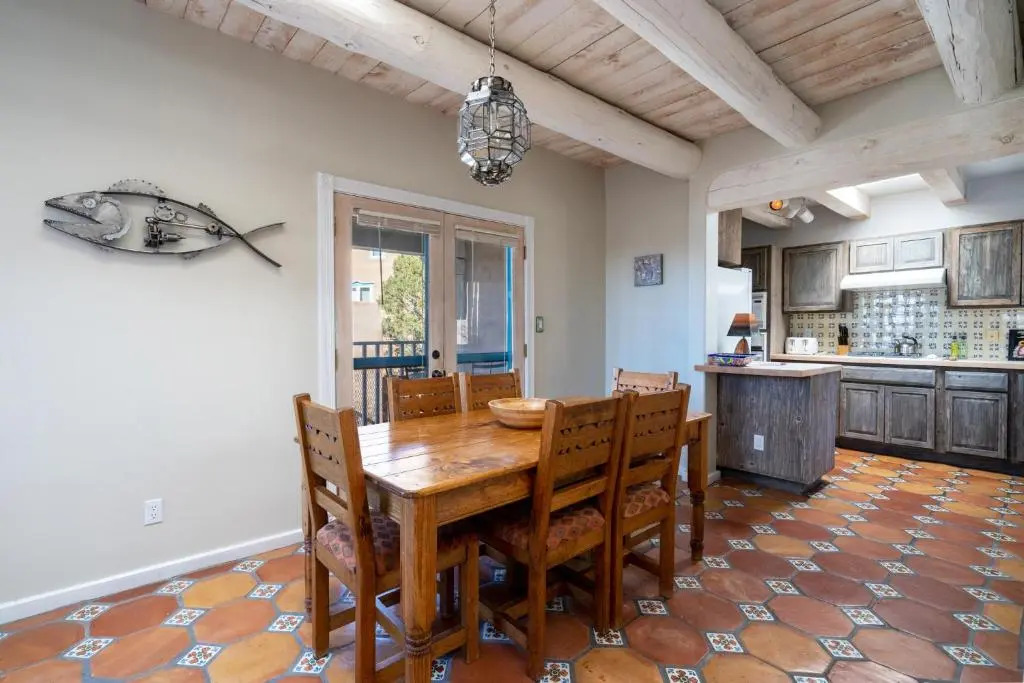 Casa Viva, 2 Bedrooms, Walk to Plaza, Fireplace, Pet Friendly, Sleeps 5