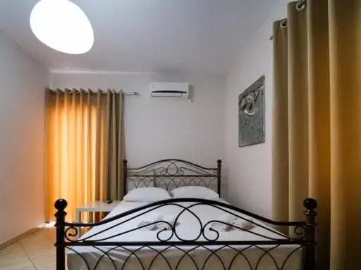 Vironas Rooms