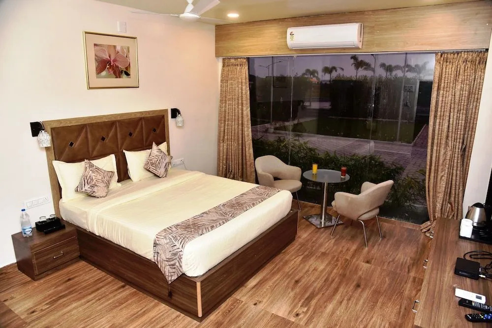 Carina Retreat Resort
