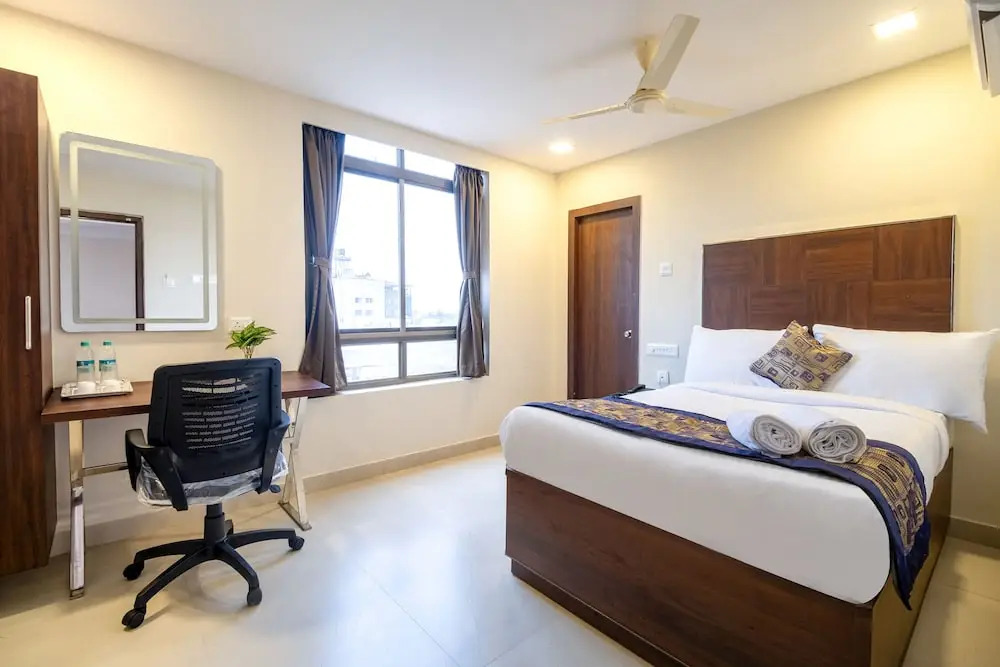 Monday Hotels Swarnas The Capital