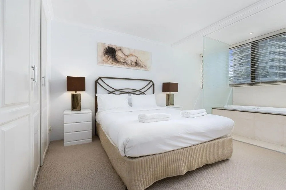 Premiere Apartments -HR Surfers Paradise