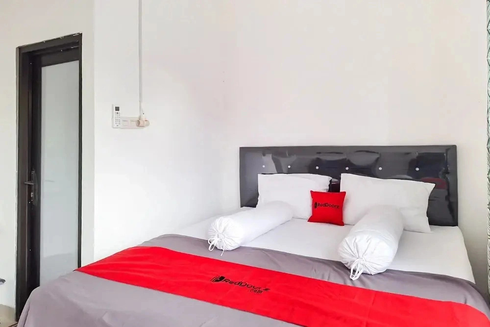 RedDoorz at Imanuel Homestay Tomohon