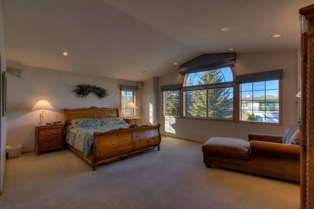 Beach Drive Beauty by Lake Tahoe Accommodations