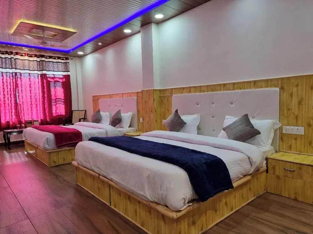 Goroomgo Grand Kailash View Homestay Himachal Pradesh