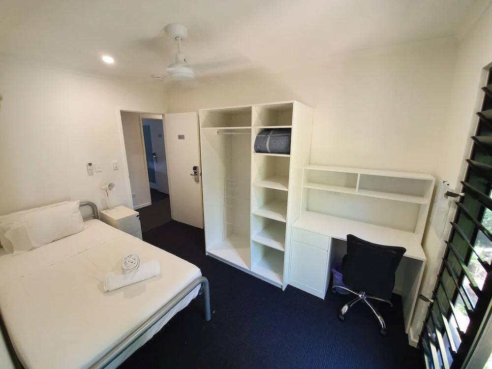 Redhill Cairns Living - Gatton St