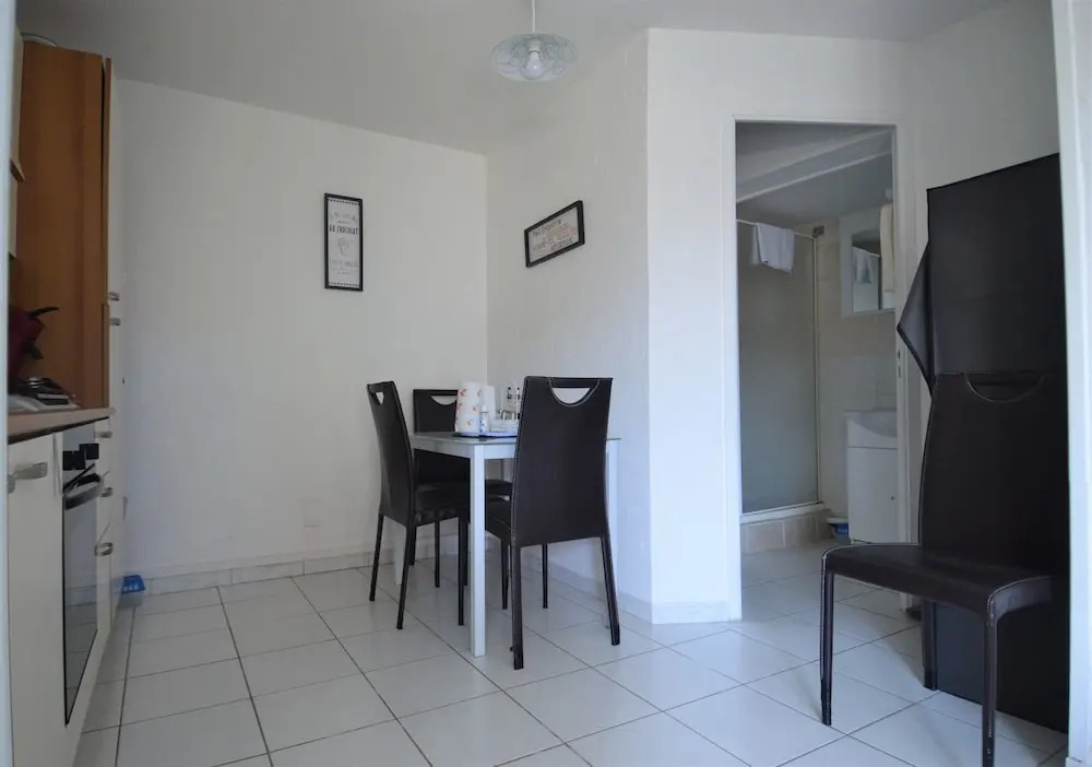 Maisonnette avec terrasse à 50m de la plage - Ménage renforcé