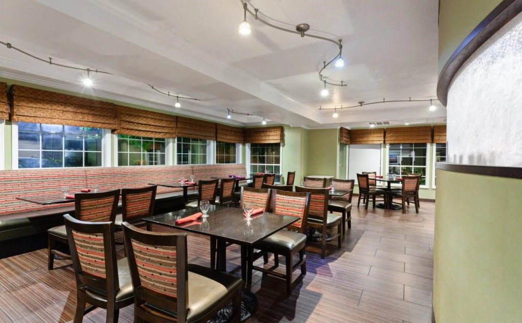 Holiday Inn & Suites San Mateo - SFO by IHG