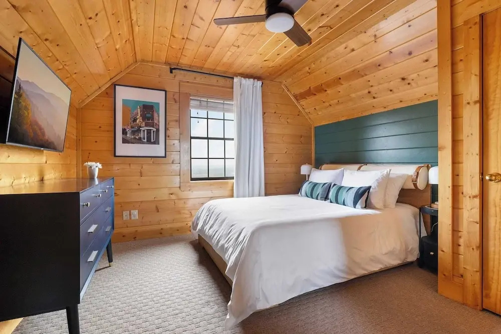 Bears Den Way by Avantstay Private Golf Sim, Firepit & Mountain Views Near Dollywood