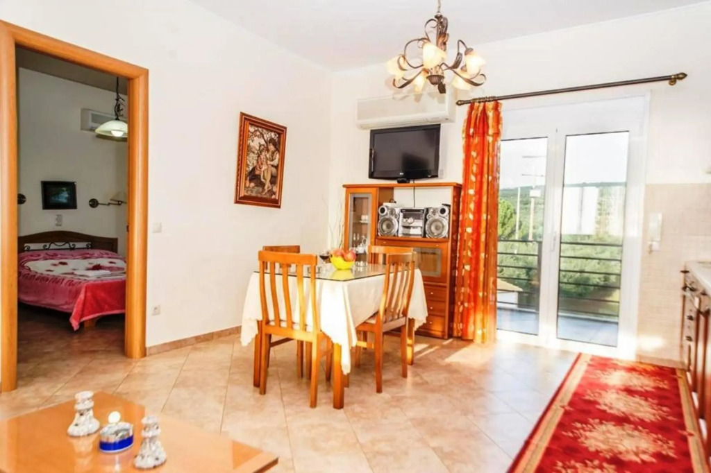 Seaview flat in an olive grove by the beach