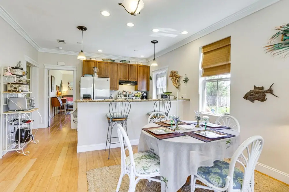 Lovely Carrabelle Home w/ Lake Views & Pool Access
