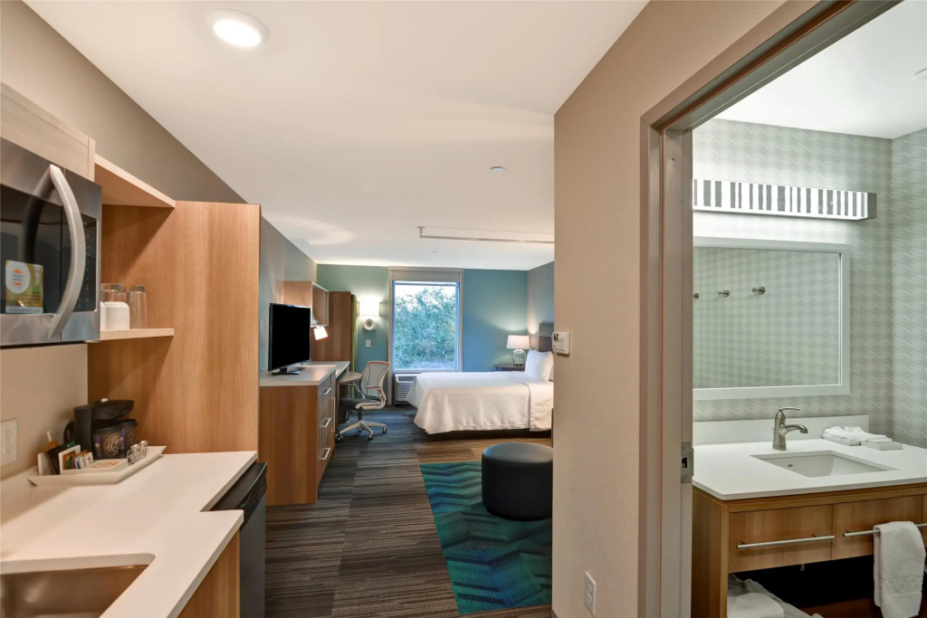 Home2 Suites By Hilton Tampa USF Near Busch Gardens