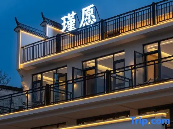 Jinyuan · 180° Mountain & Buddha View Zen Inn