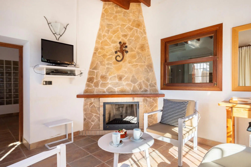 New! Villa Savinar in Es Cubells