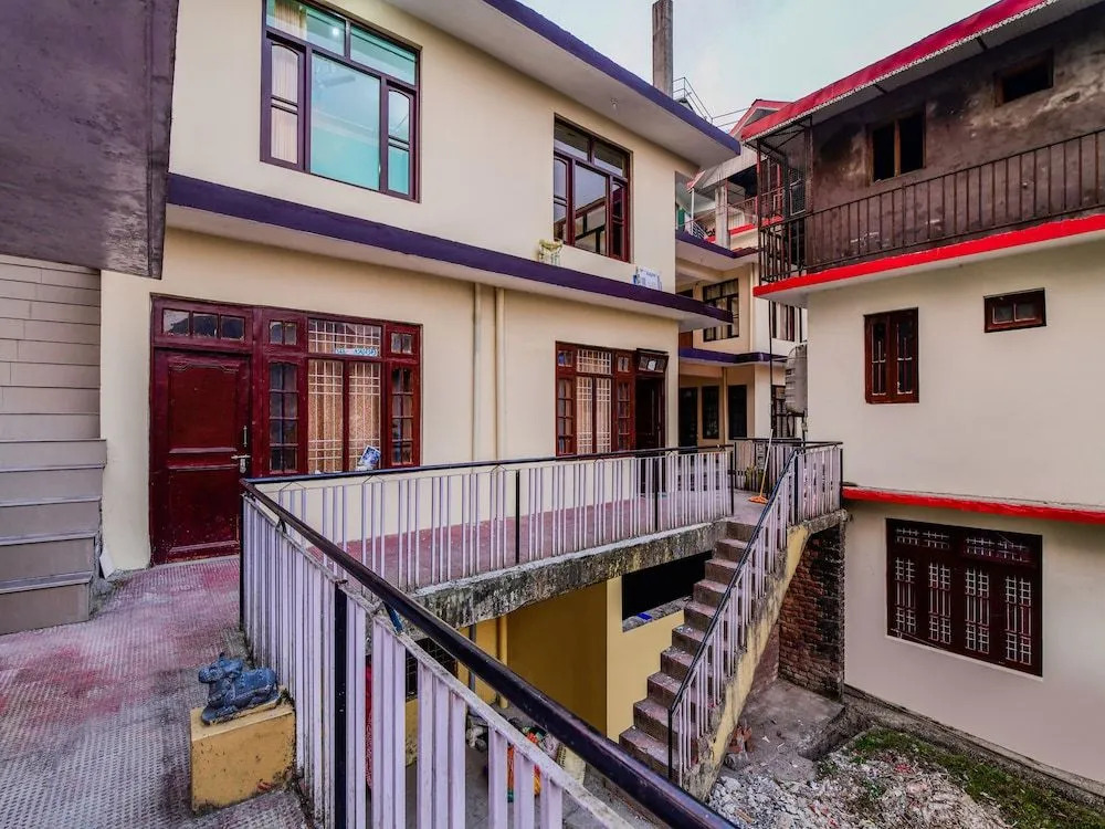 OYO 18595 Home Exotic Stay Tibetan Mini Market