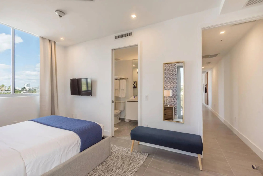 Luxury 2 bedroom apt in South Beach 403