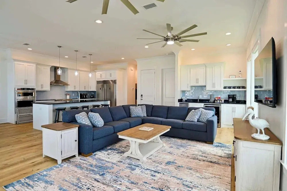 Beachview Villa Room for 22