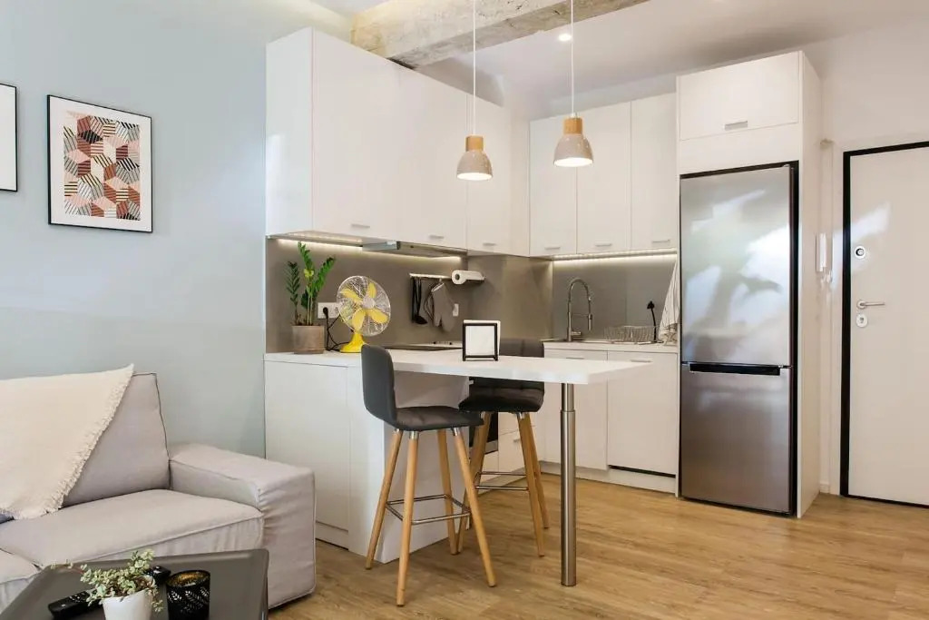 Disinffected Kifissia Central near Metro Apartment 1BR