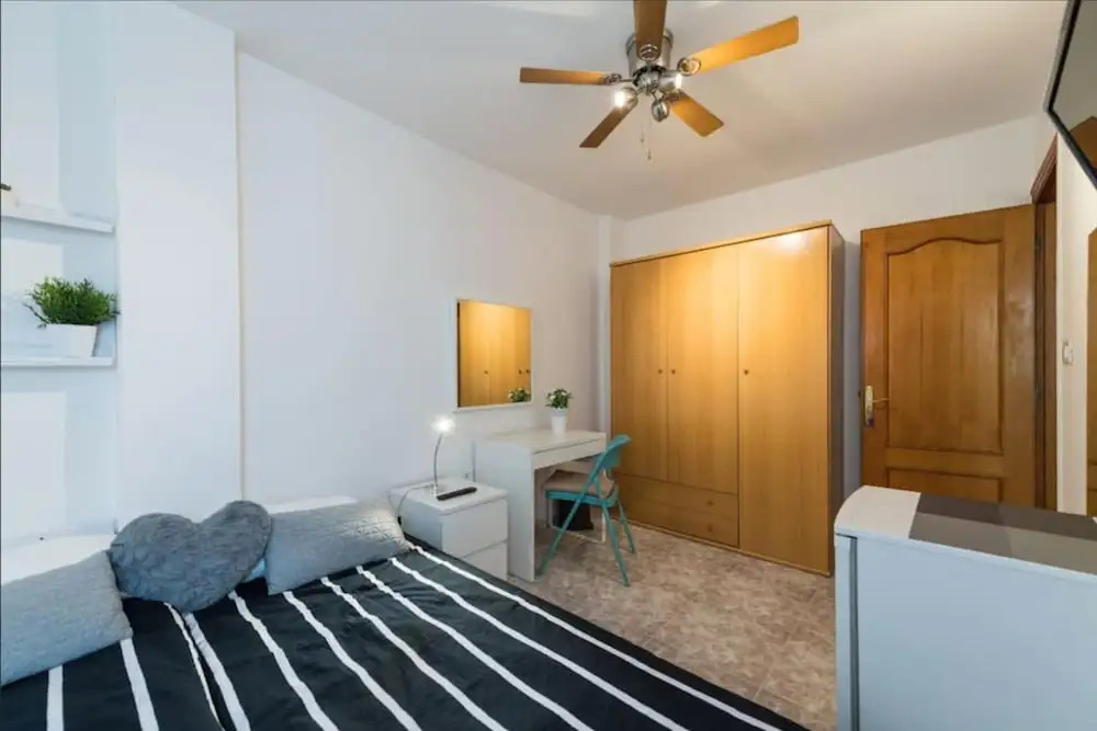 #3 Private Room Renovated Apt Habi