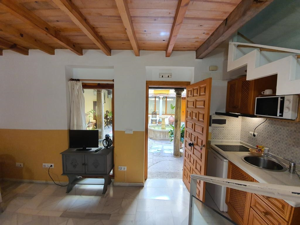 GLORIA SUITES