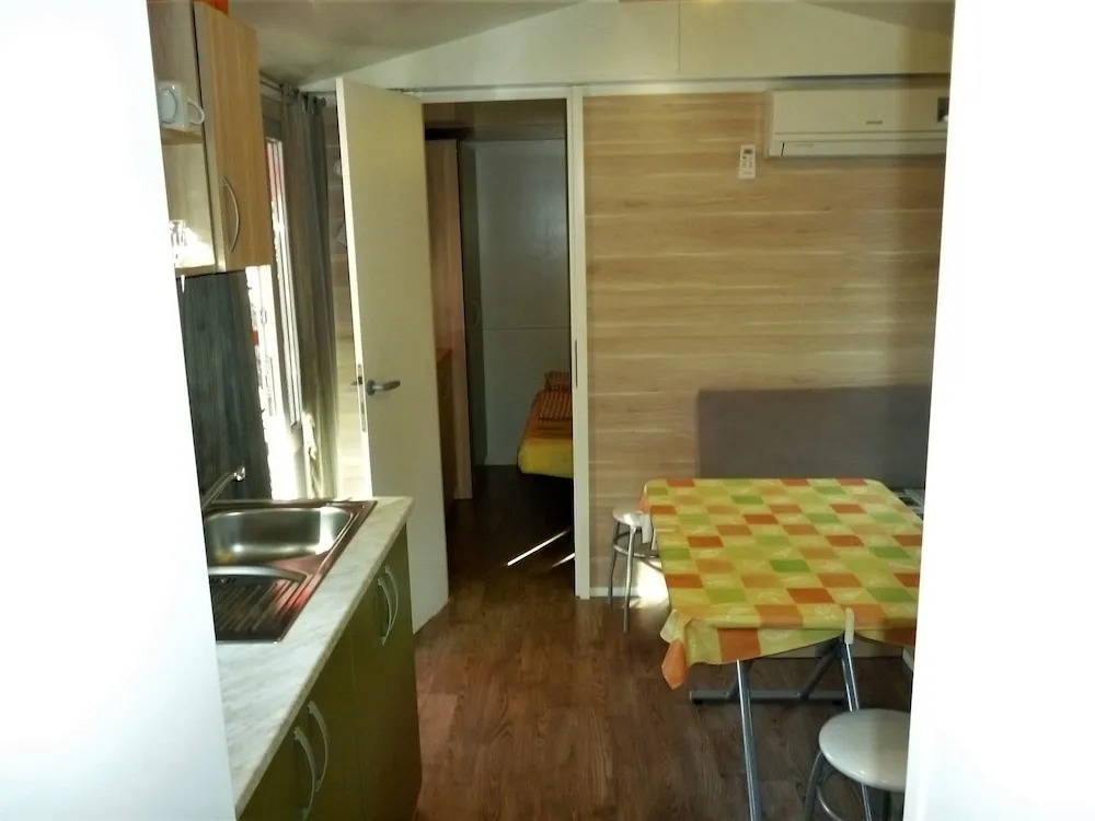 Mobile Home Pisak-directly on the Pebble Beach