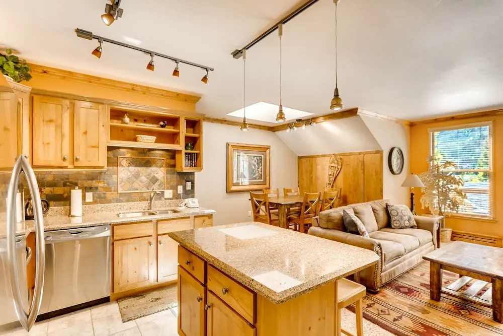 Spacious 1br -river Run Village-hot Tub & Kids Ski Free 1 Bedroom Condo by RedAwning