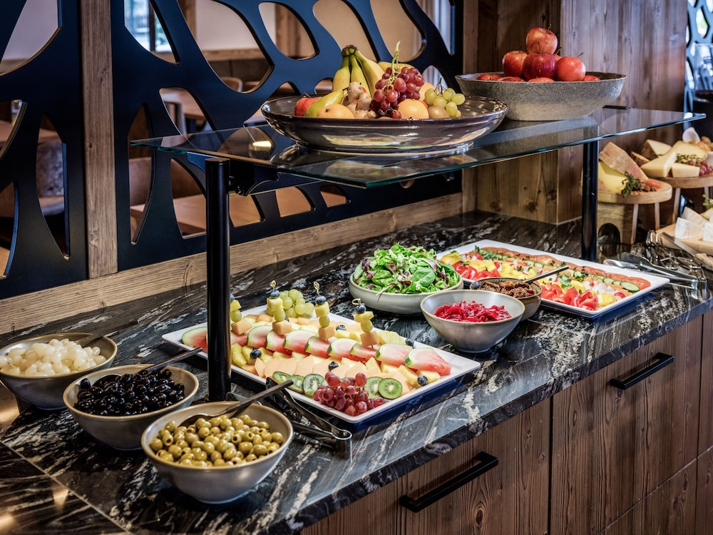 AlpenParks Hotel & Apartment Arlberg Warth mit Pool