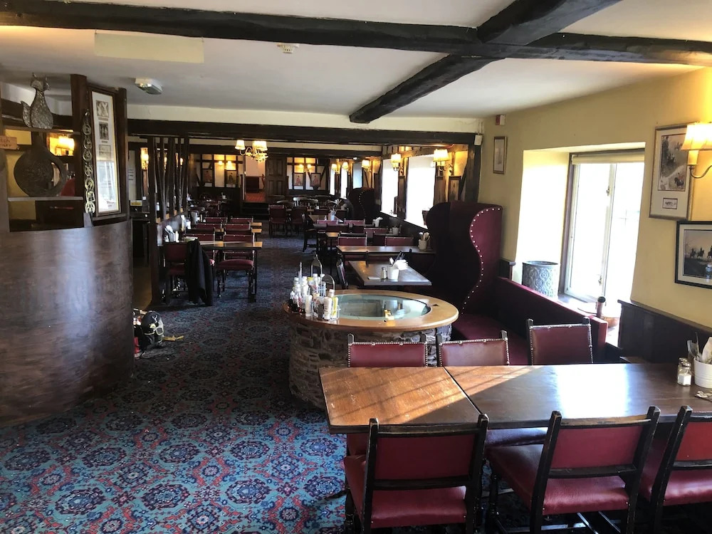 Raleghs Cross Inn