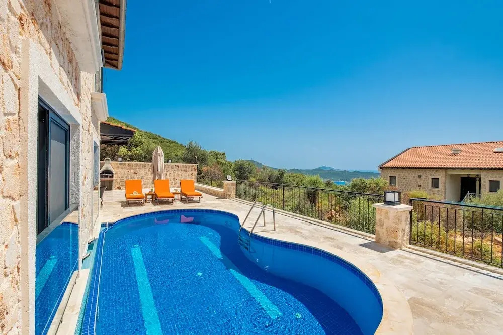 White Garden Villas